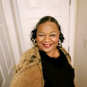 Meet your Posher, Maxine